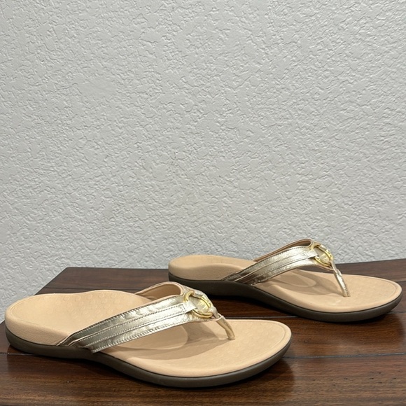 Vionic Tide Aloe Metallic Orthotic Leather Sandals Size 12 - Picture 2 of 7